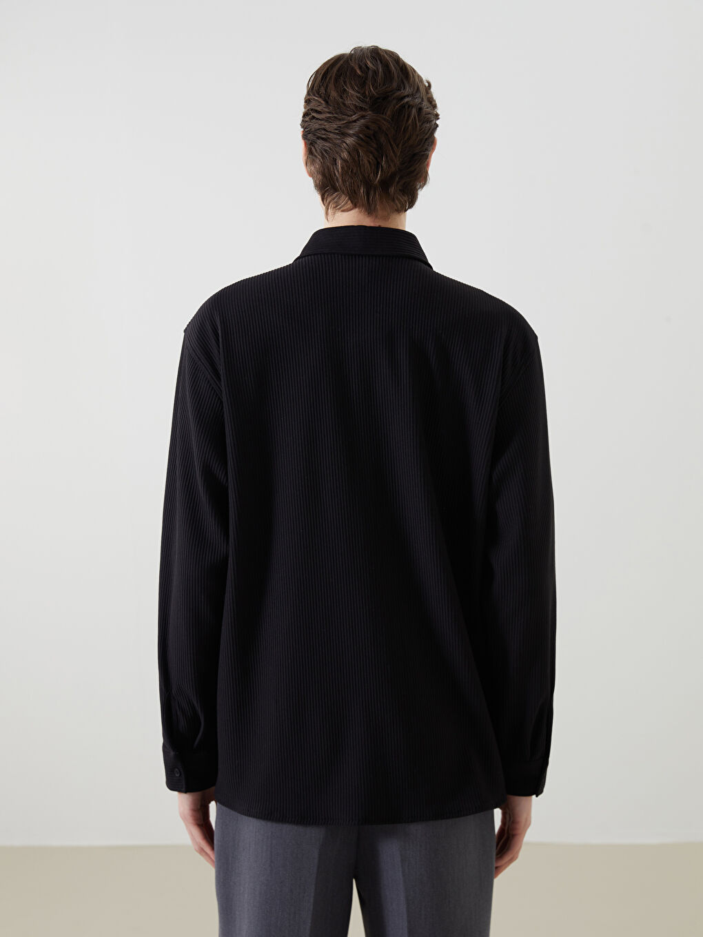 Siyah Rahat Kalıp Uzun Kollu Erkek Gömlek-3