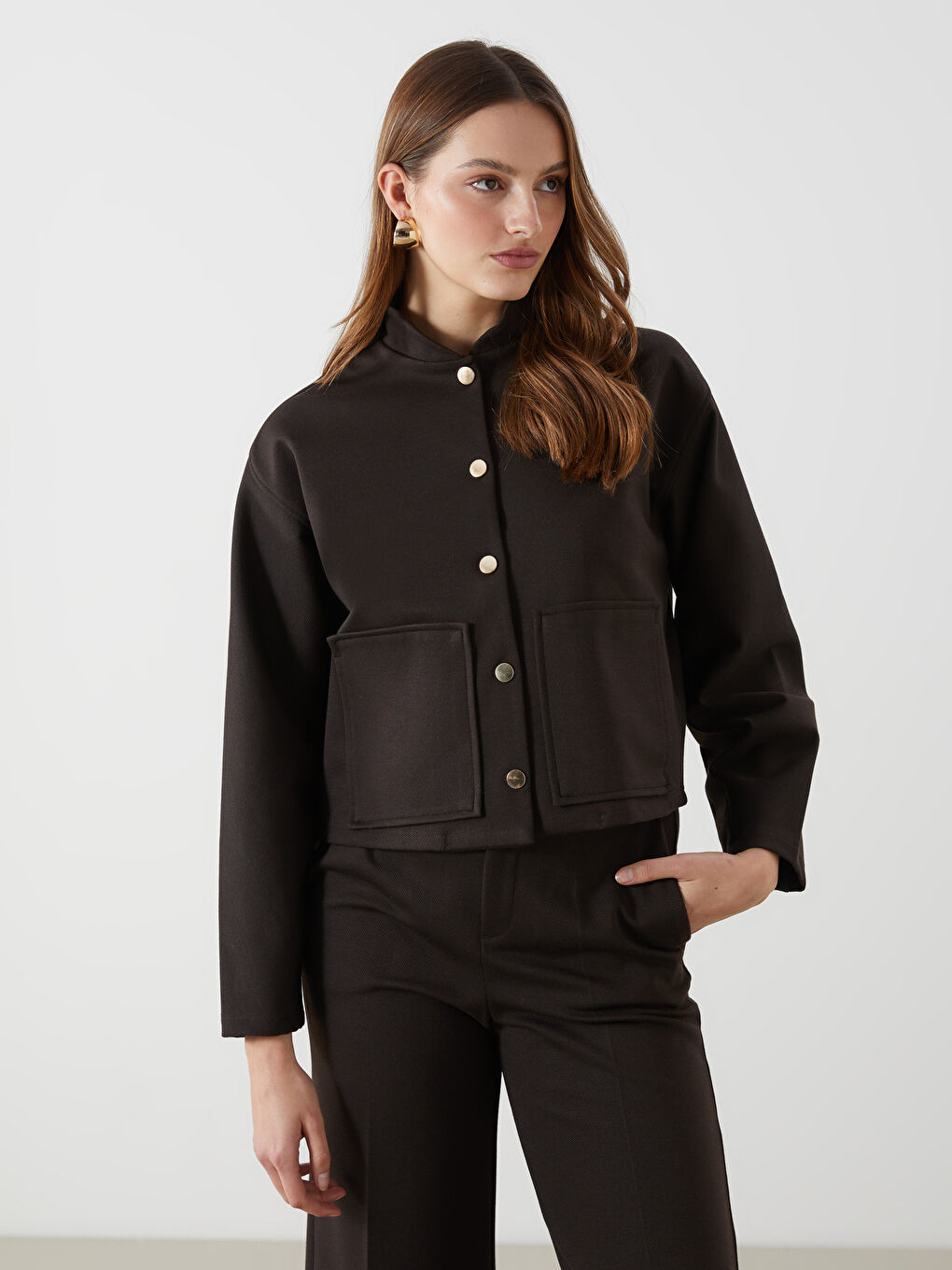 Kahverengi Dik Yaka Kadın Ceket