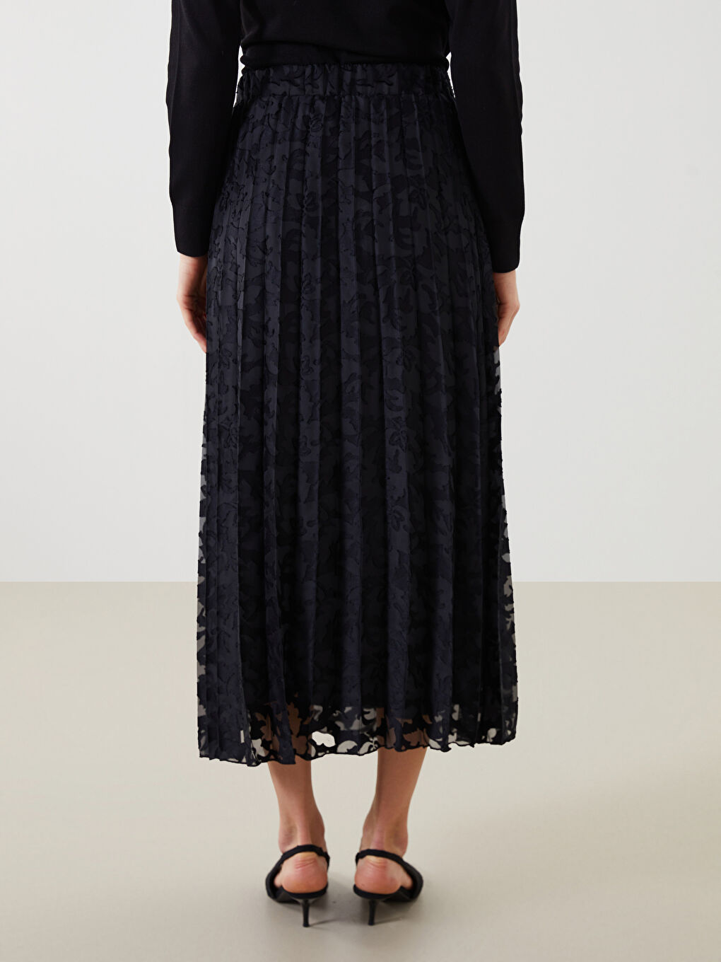 Siyah Beli Lastikli Desenli Şifon Kadın Pileli Etek-3