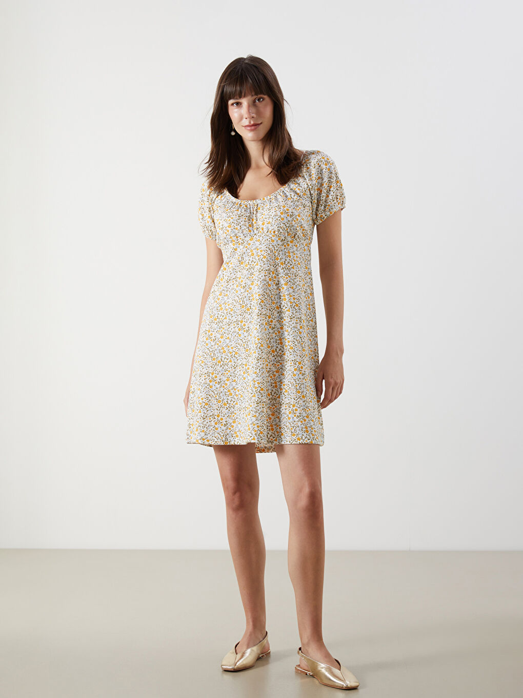 Karışık U Yaka Çiçekli Mini Elbise