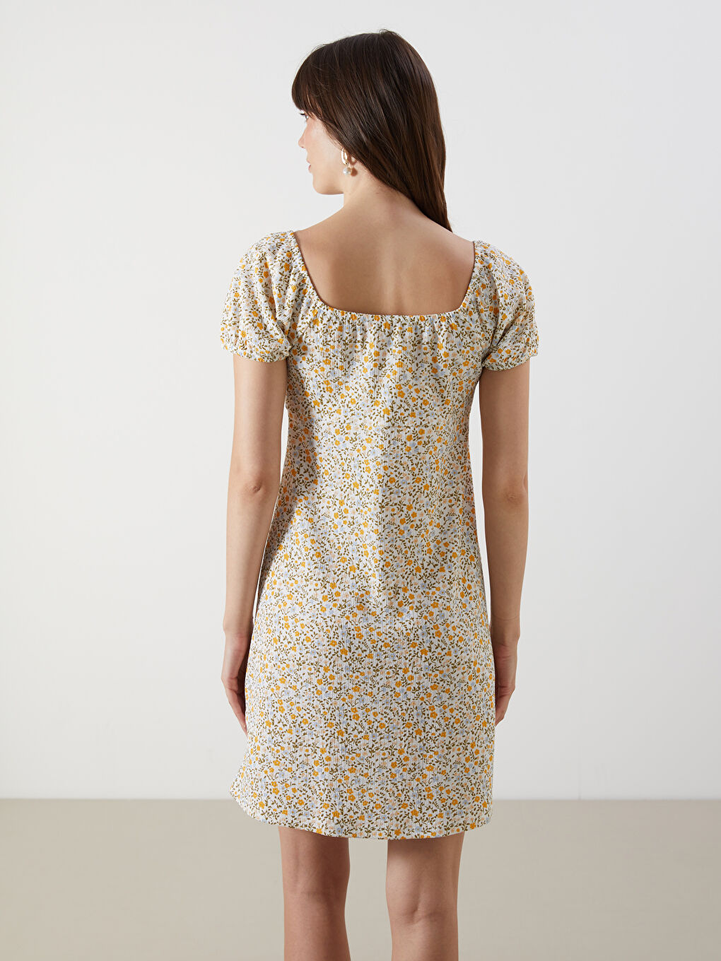 Karışık U Yaka Çiçekli Mini Elbise-6