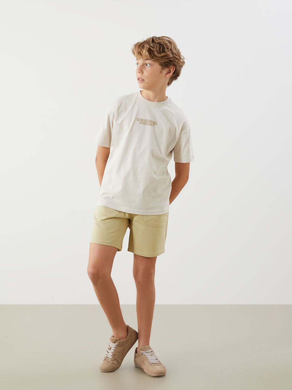 Bej Bisiklet Yaka Erkek Çocuk Tişört-1