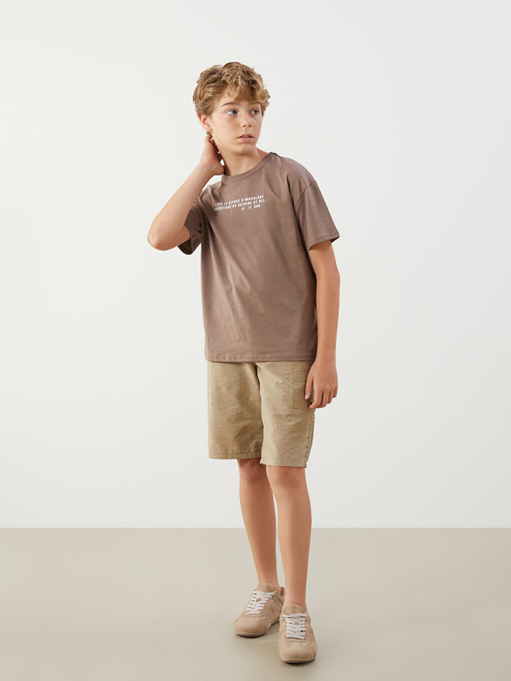 მრგვალი საყელო ბიჭების მაისური-1