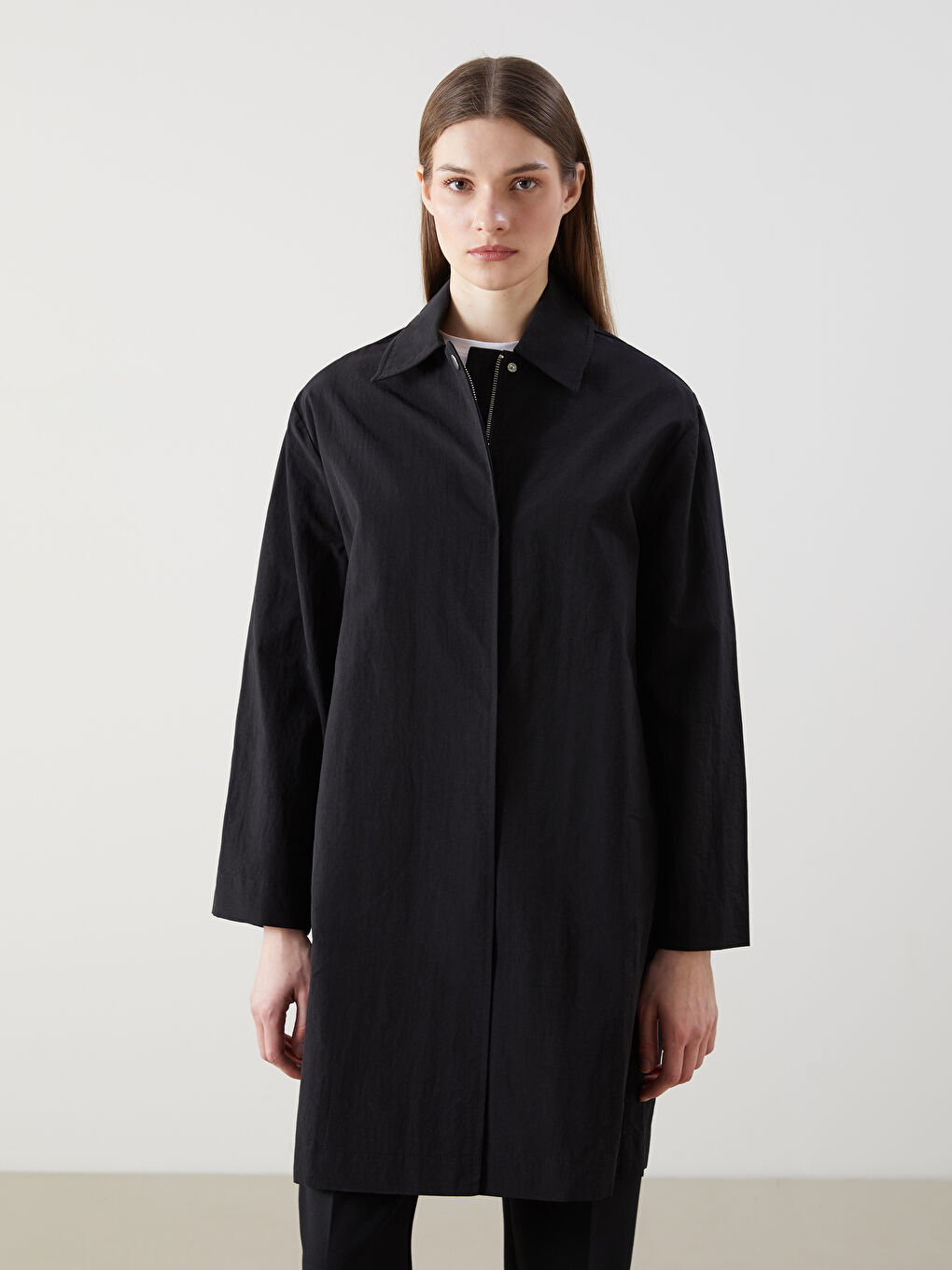 LCW Modest Siyah Gömlek Yaka Oversize Kadın Yağmurluk