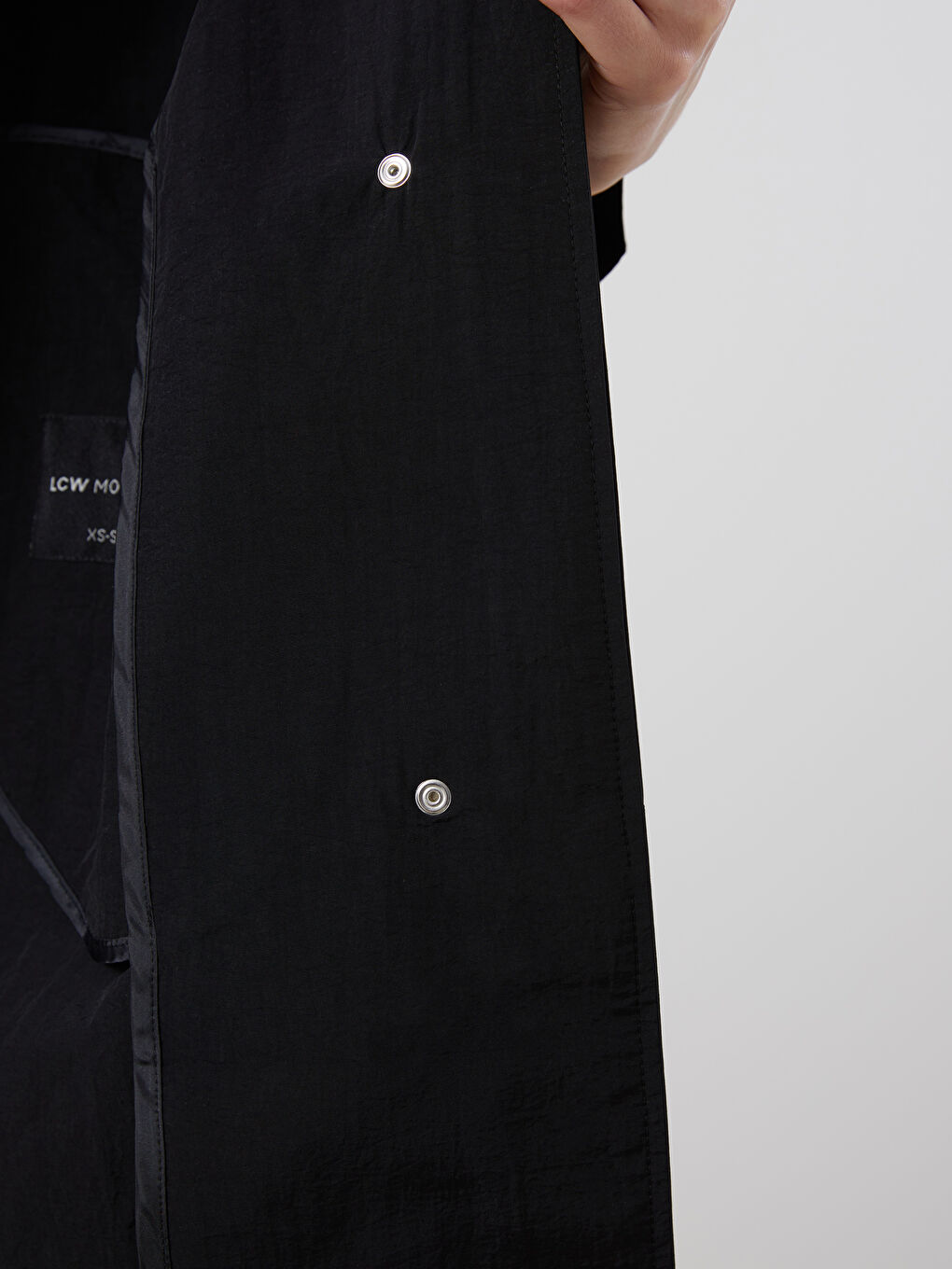 LCW Modest Siyah Gömlek Yaka Oversize Kadın Yağmurluk - 3