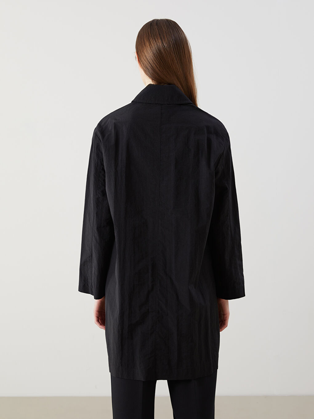 LCW Modest Siyah Gömlek Yaka Oversize Kadın Yağmurluk - 4
