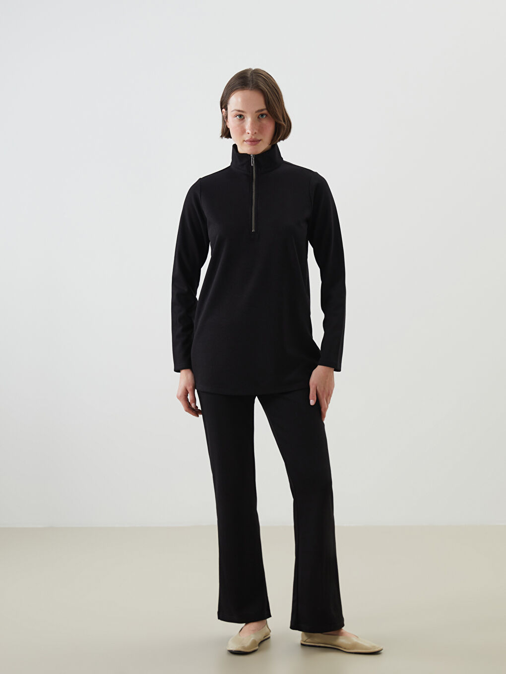 Siyah Dik Yaka Kadın Tunik-1