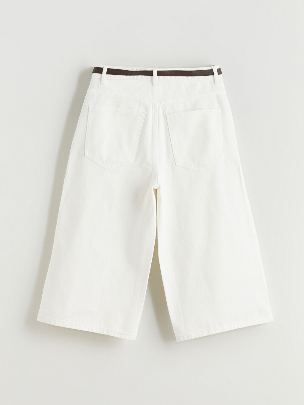 Beyaz Beli Kemerli Kadın Jean Kapri-5