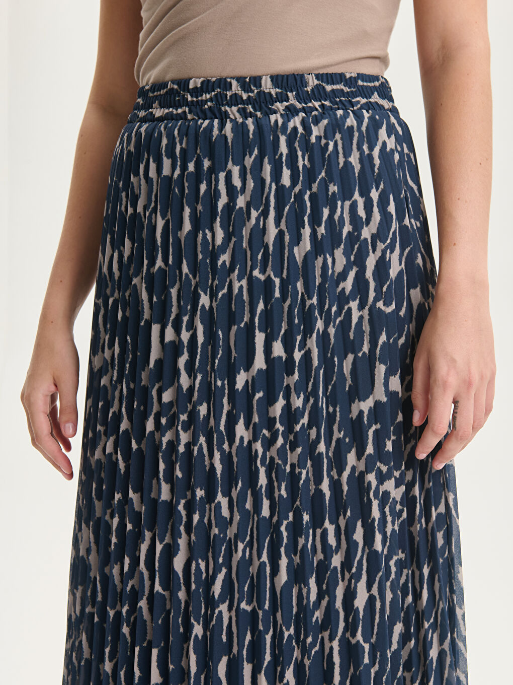 جيبة شيفون كسرات منقوشة بخصر مرن-2