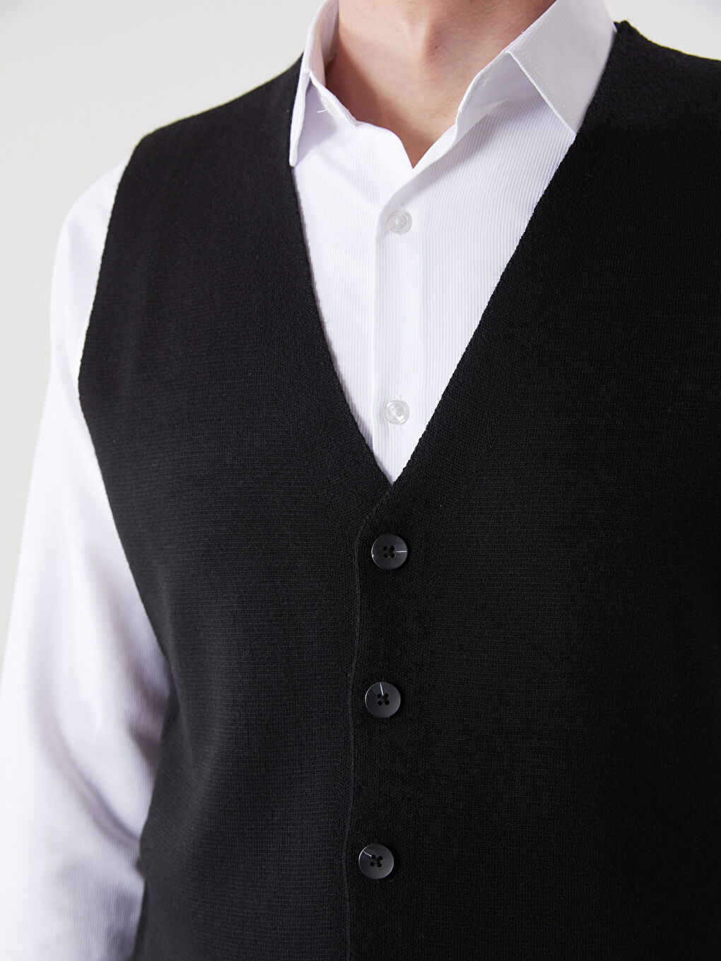 Siyah Standart Kalıp V Yaka Erkek Triko Yelek-2