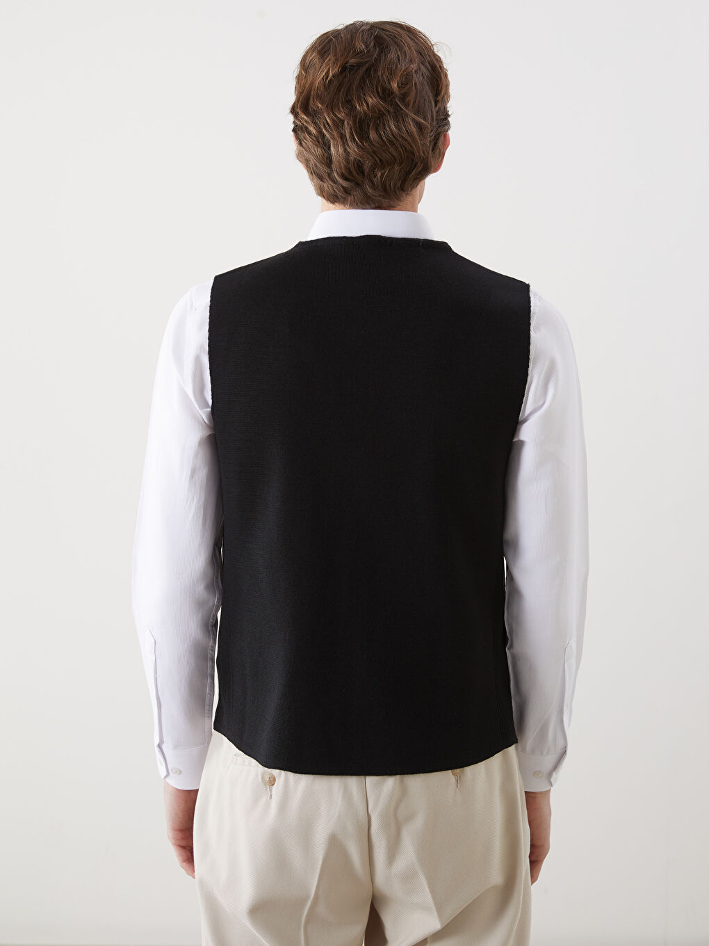 Siyah Standart Kalıp V Yaka Erkek Triko Yelek-3