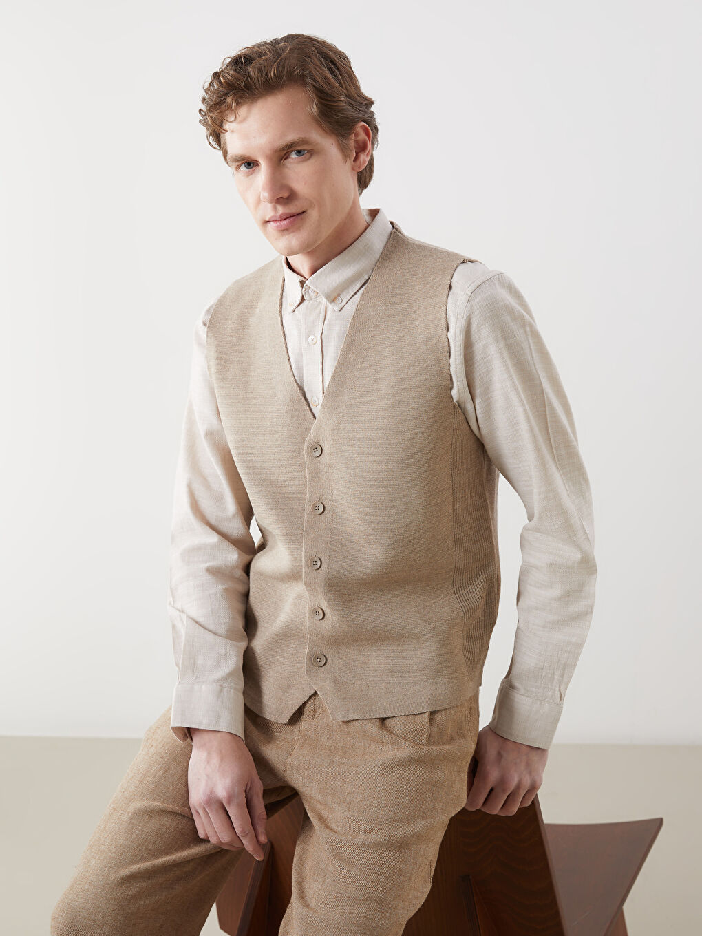 Kahverengi Standart Kalıp V Yaka Erkek Triko Yelek