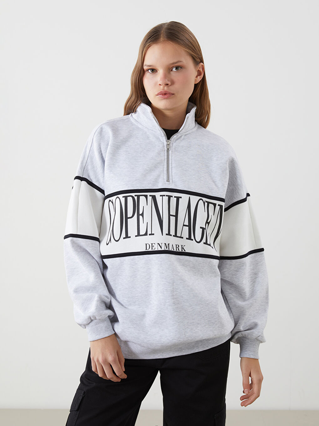 Stand-Up Collar Copenhagen Printed Oversized Women'S Sweatshirt -S5M043Z8-D5P