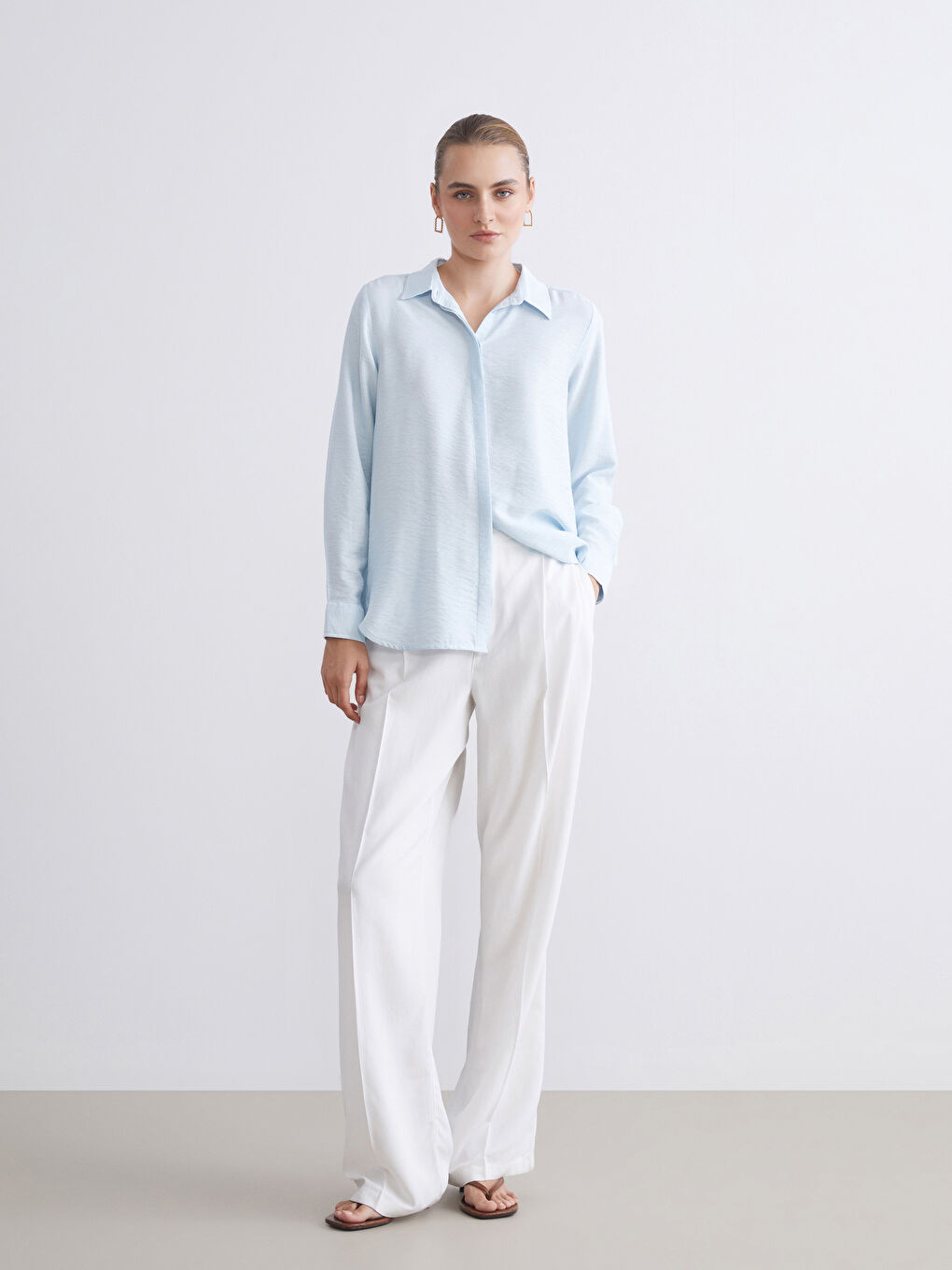 Karışık Kaçık Yaka Çiçekli Bluz-1