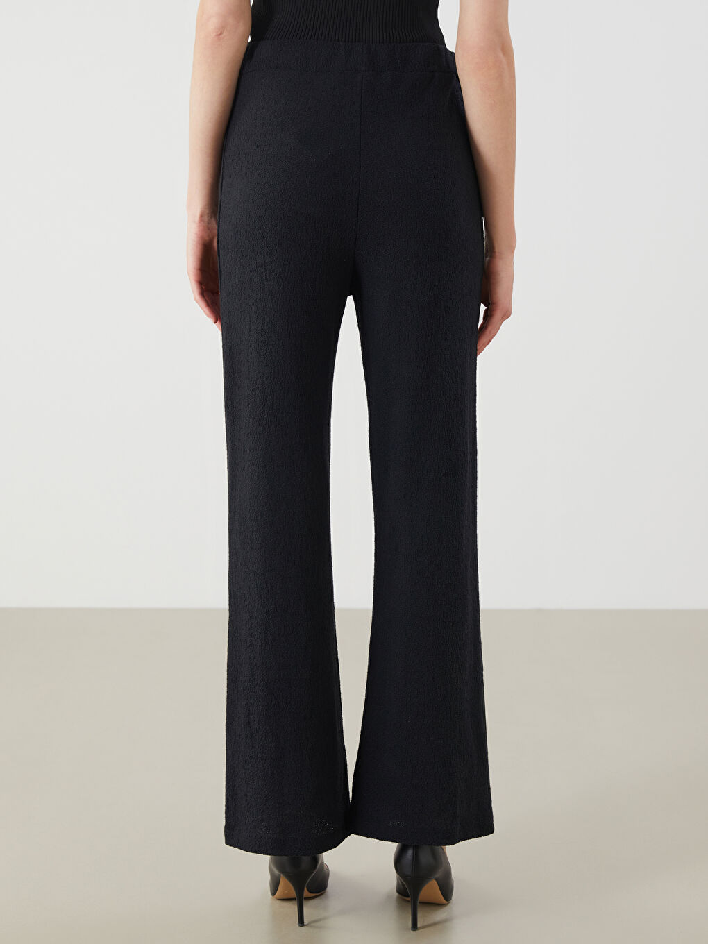 LCWAIKIKI Classic Elasticated Waist Textured Women's Trousers -S5M089Z8-CVL