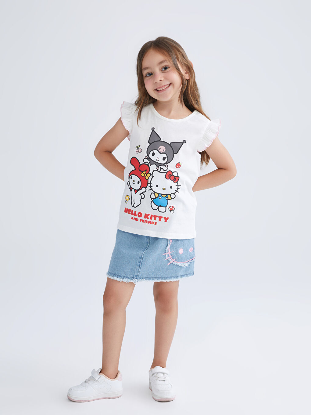 LCW Kids Bisiklet Yaka Hello Kitty Baskılı Kız Çocuk Tişört -S5M180Z1-R9J