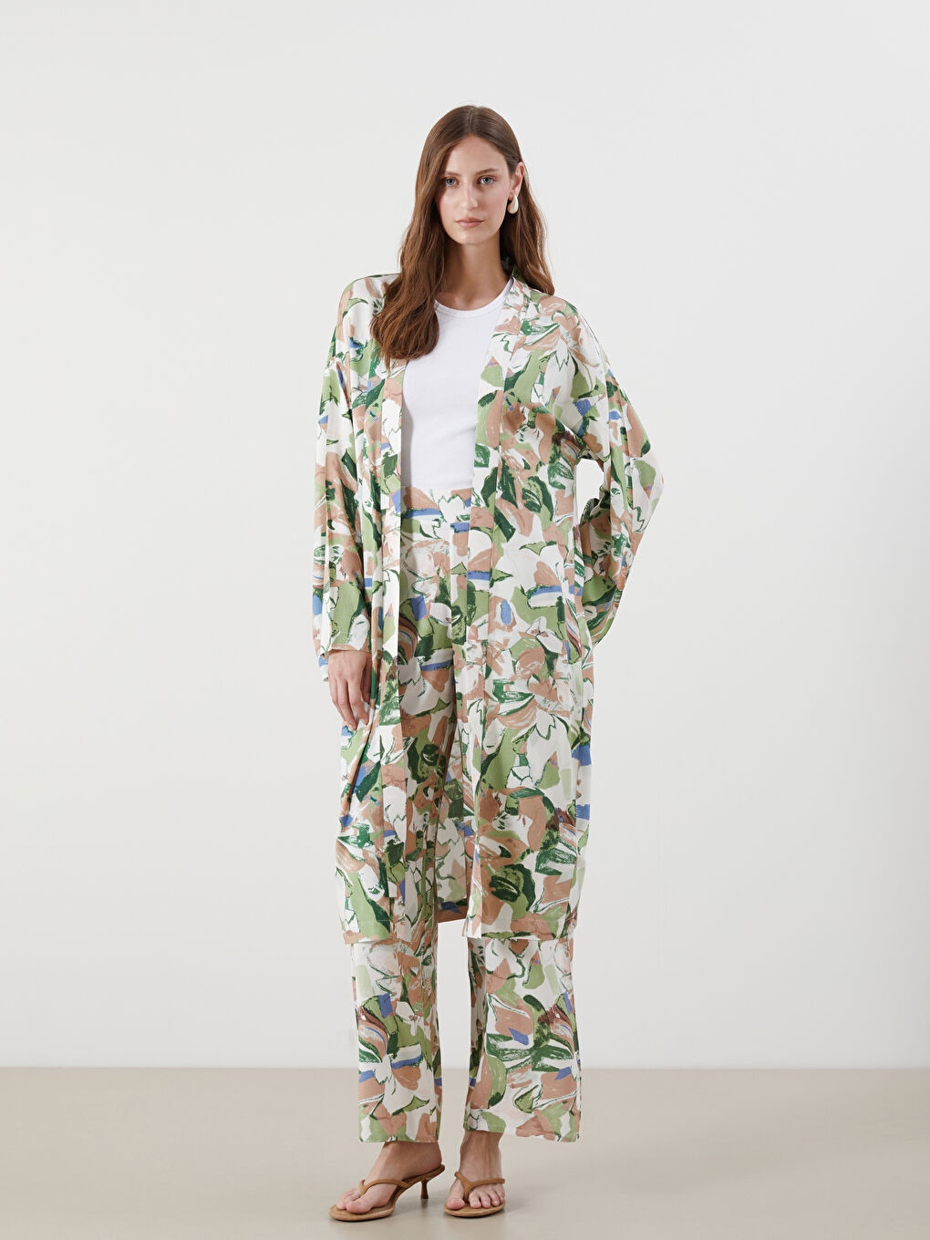 Kimono Oversize à Motifs Floraux avec Col Châle pour Femmes-1
