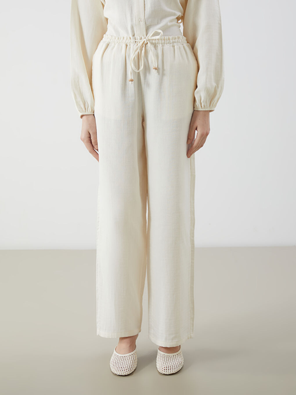 Ekru Beli Lastikli Geniş Paça Müslin Kadın Pantolon-3