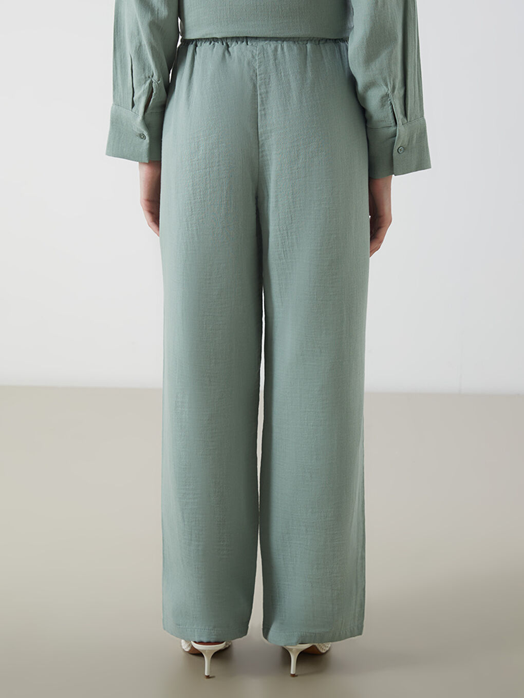 Yeşil Beli Lastikli Geniş Paça Müslin Kadın Pantolon-3
