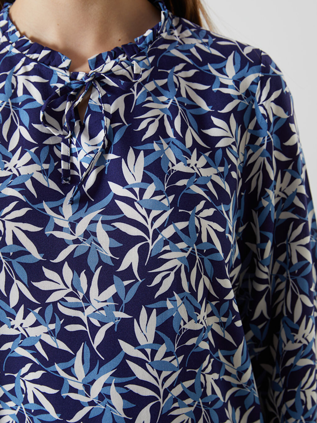 Tie Neck Floral Women's Blouse -S5M292Z8-LSJ