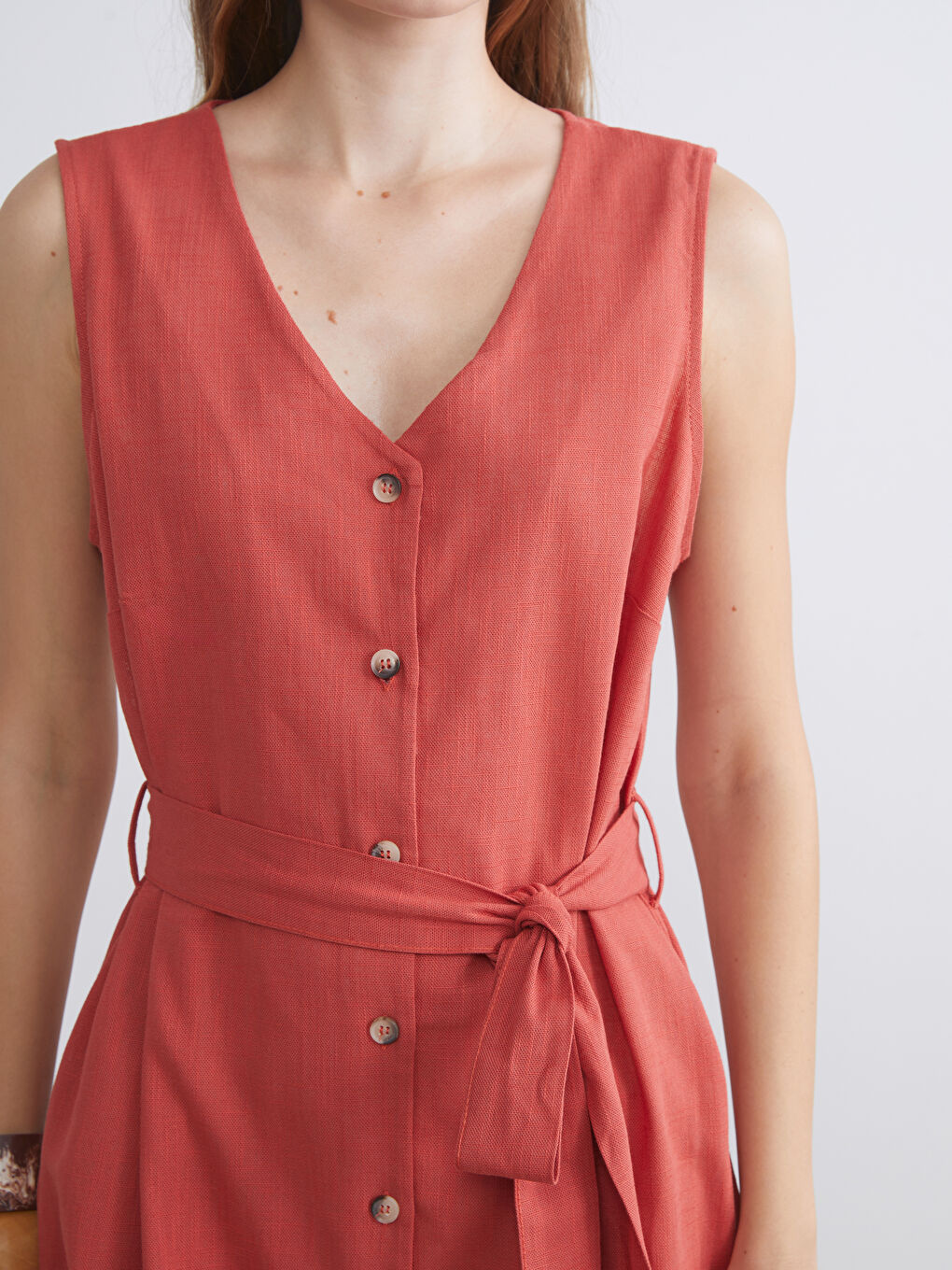 Kırmızı V Yaka Kuşaklı Elbise-2