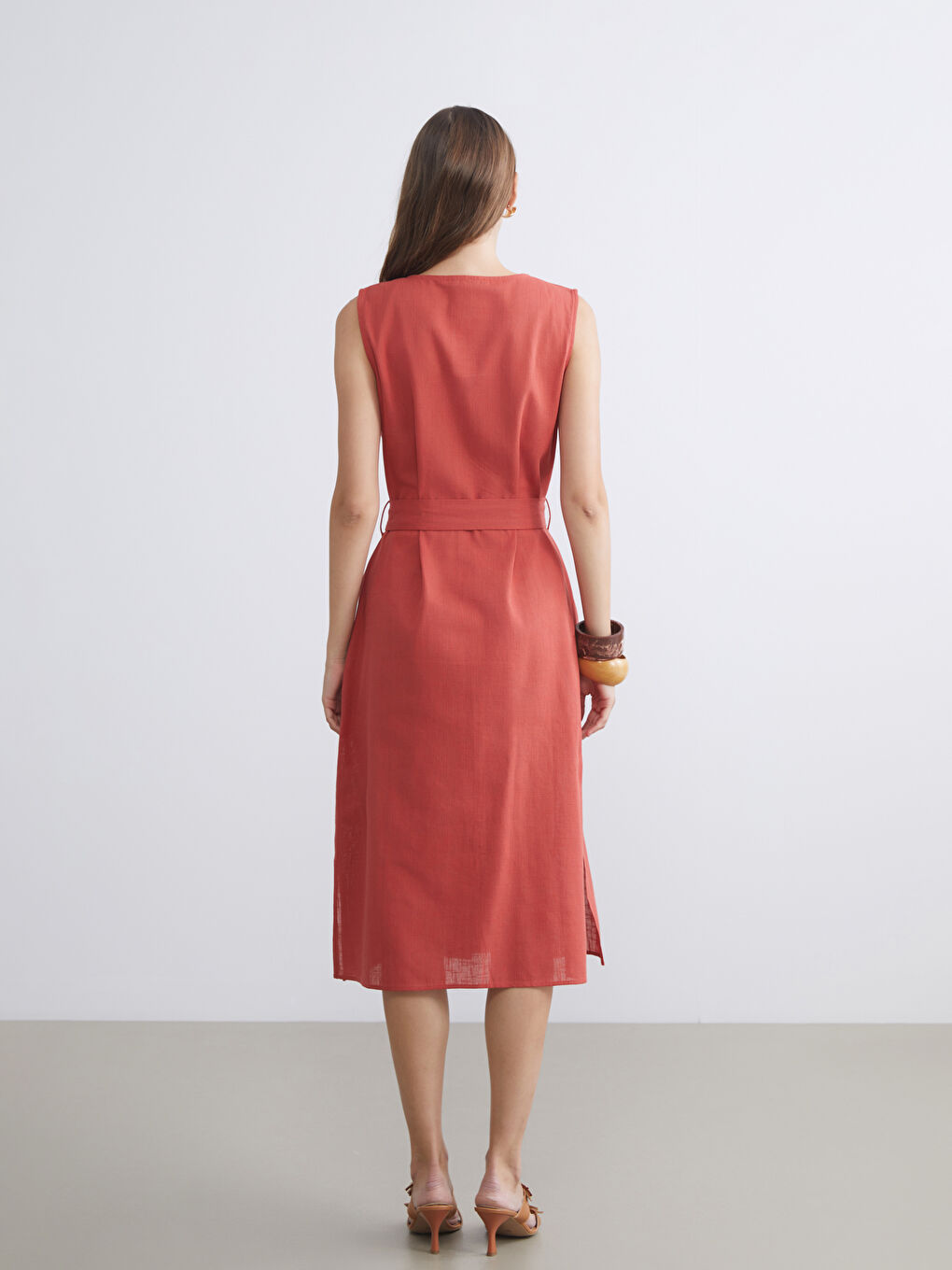 Kırmızı V Yaka Kuşaklı Elbise-3