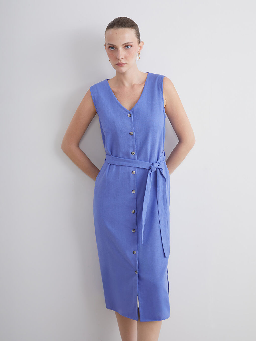 LCWAIKIKI Classic V Neck Sash Dress -S5M320Z8-YQP