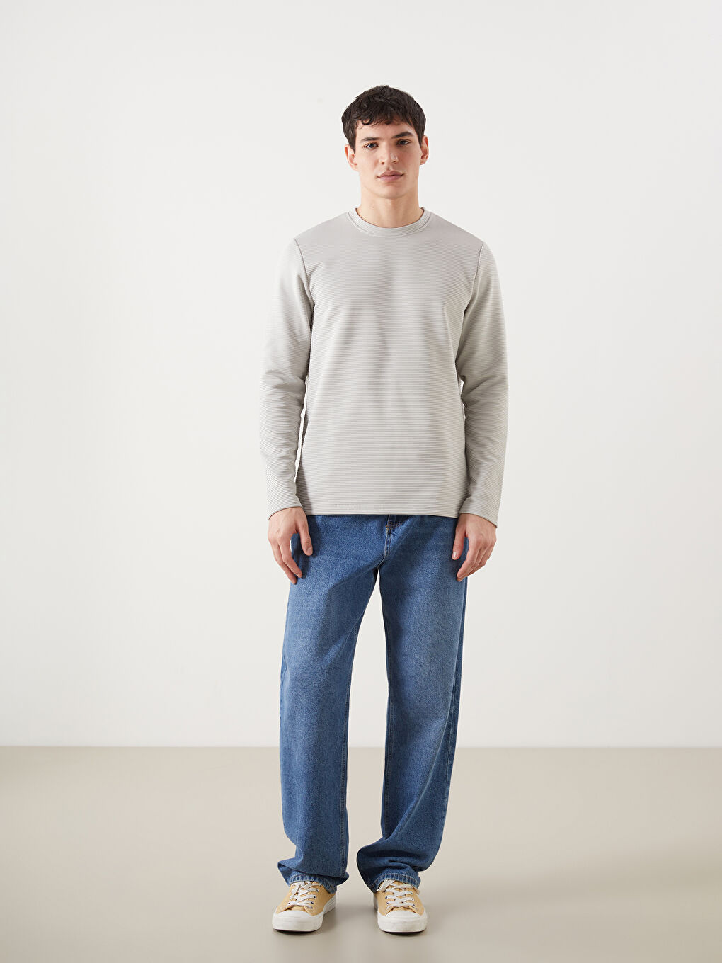 Gri Bisiklet Yaka Uzun Kollu Erkek Sweatshirt-1