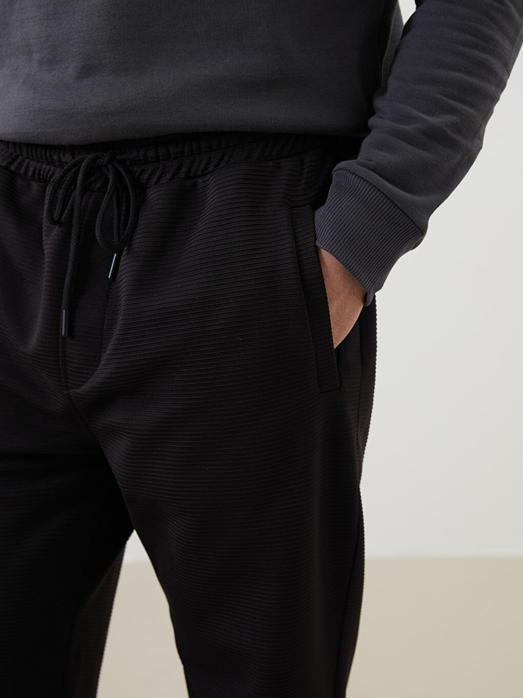 Siyah Standart Kalıp Erkek Eşofman Altı-2