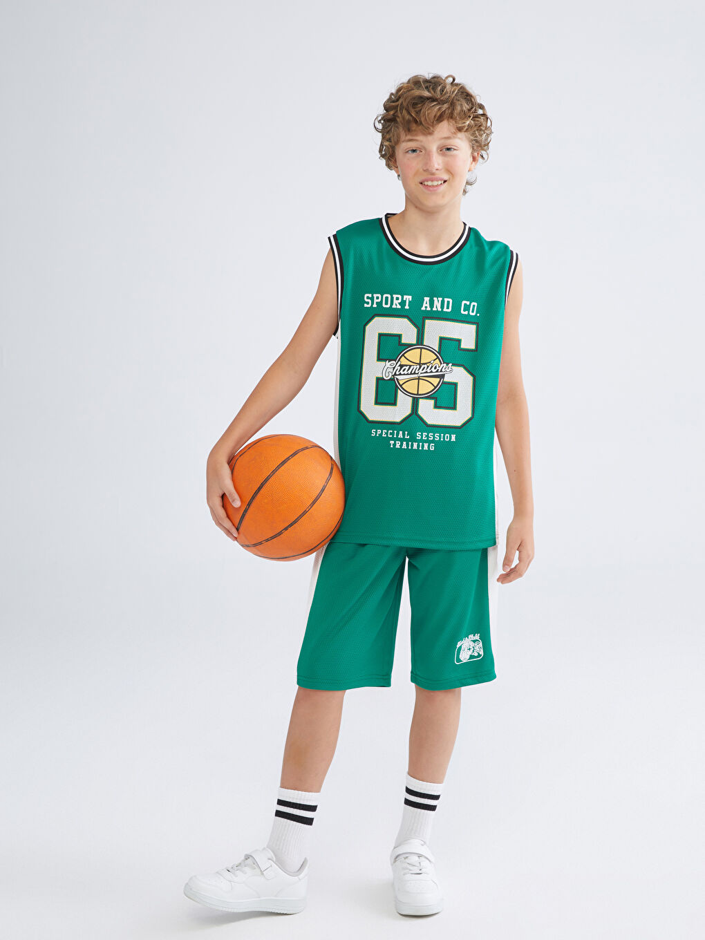 Yeşil Beli Lastikli Erkek Çocuk Şort