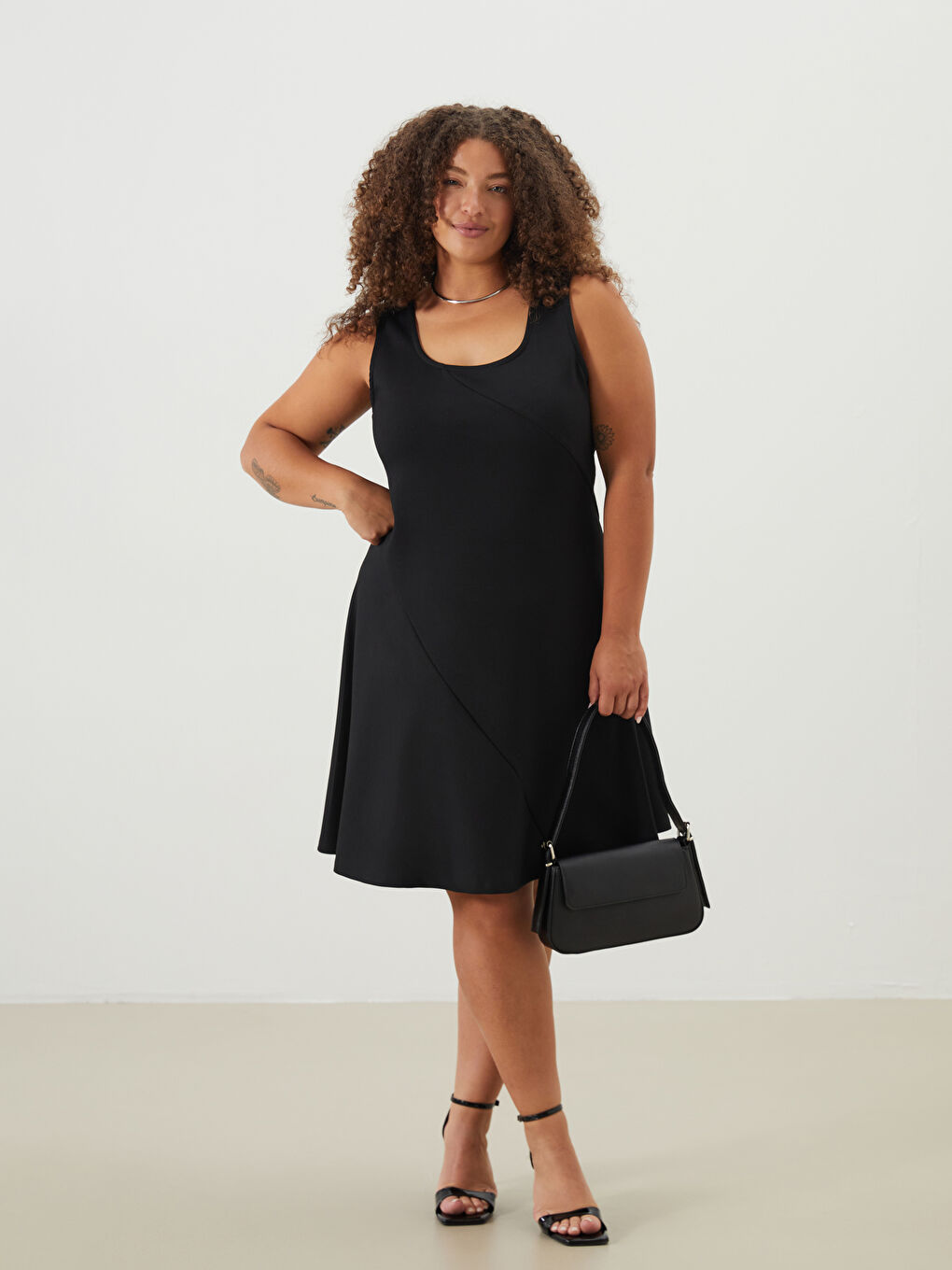 Siyah U Yaka A Kesim Elbise-1