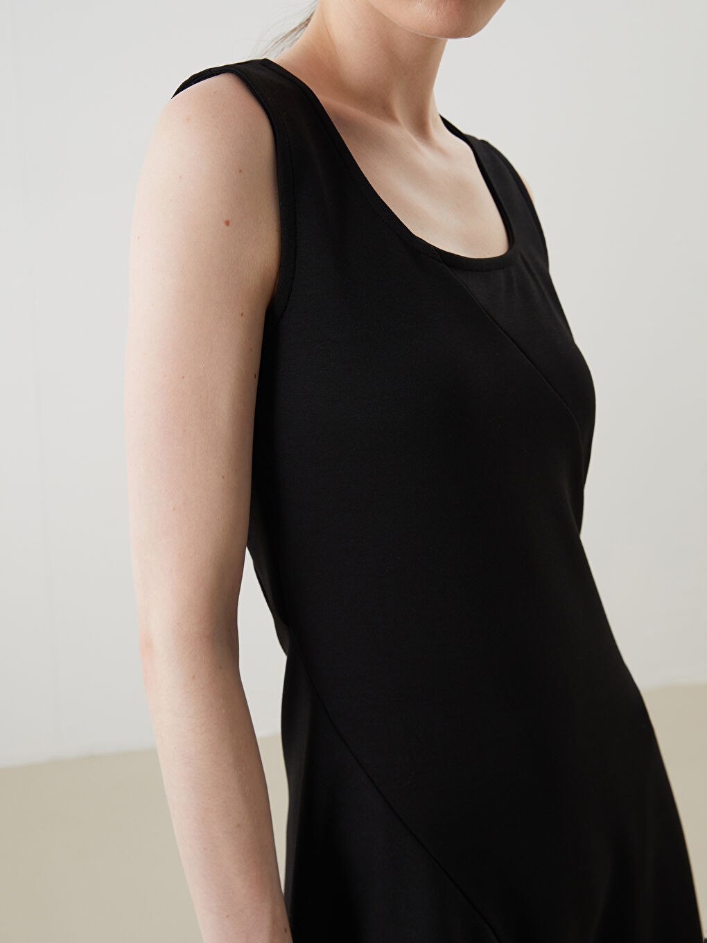 Siyah U Yaka A Kesim Elbise-3