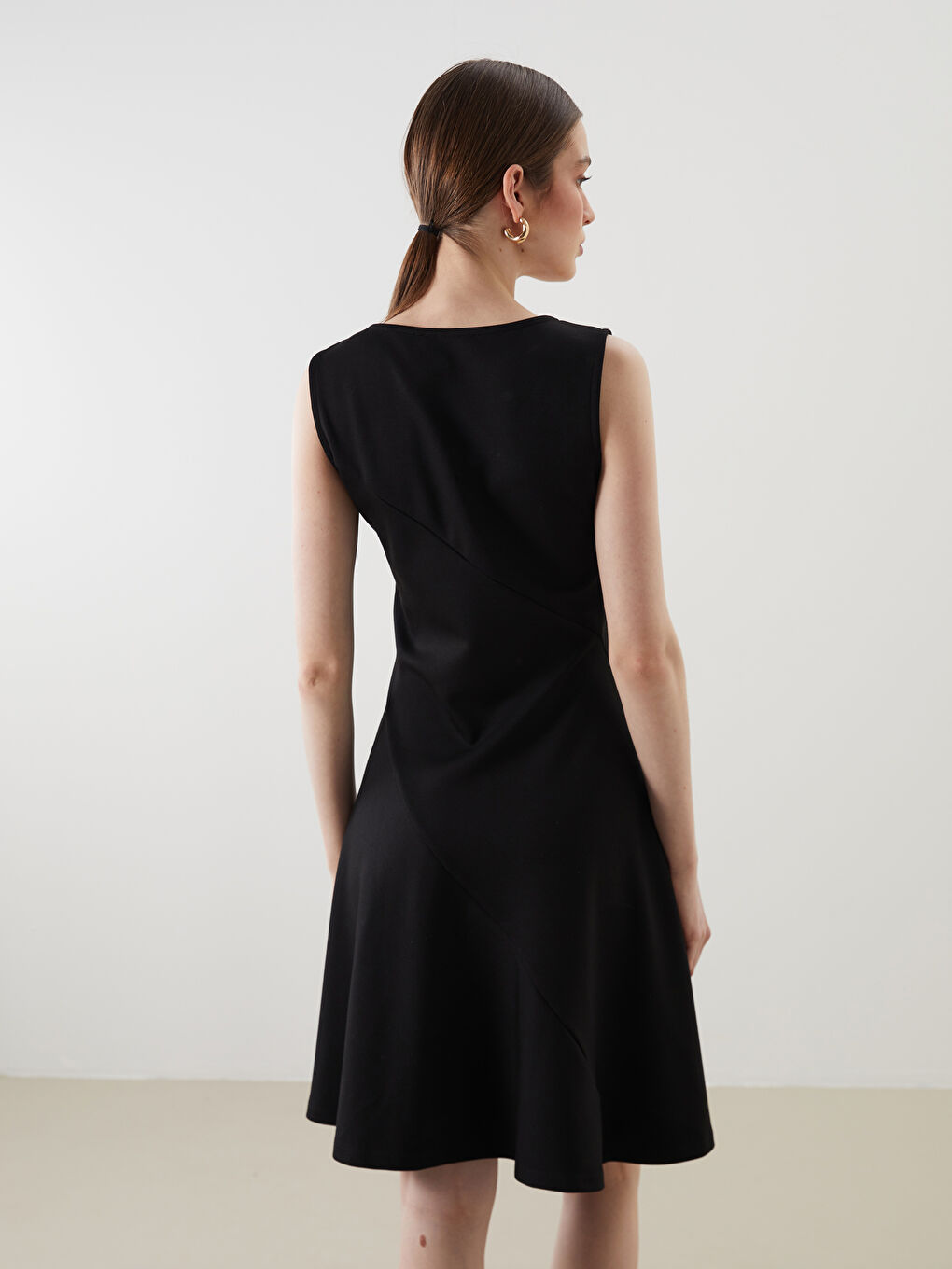 Siyah U Yaka A Kesim Elbise-4