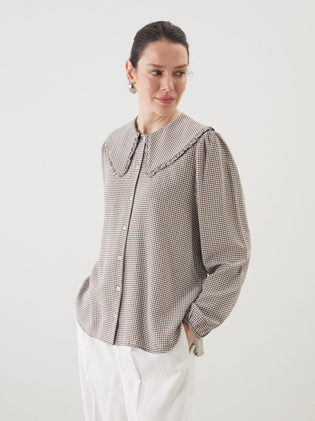 Bej Bebe Yaka Ekose Kadın Gömlek