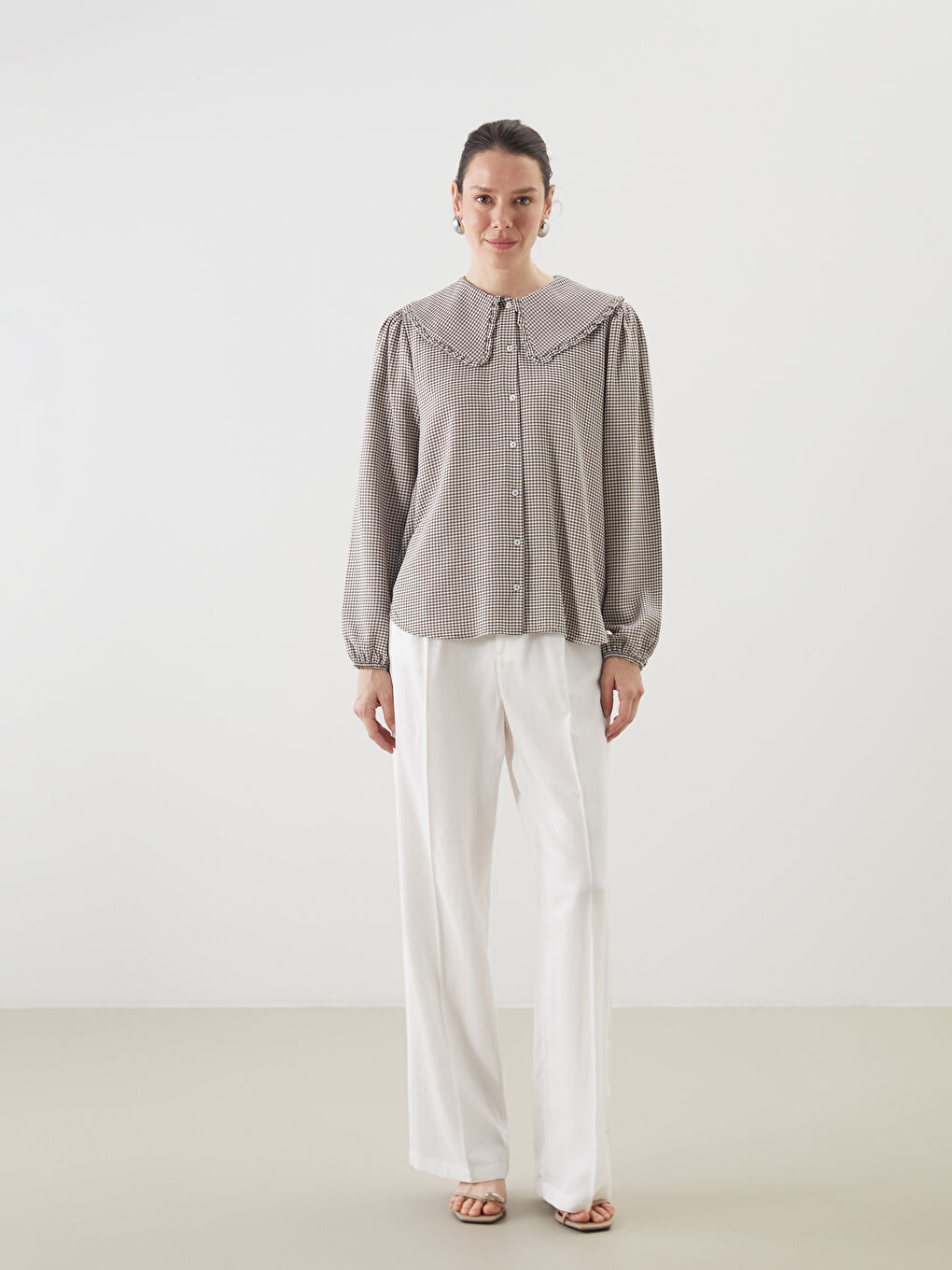 Bej Bebe Yaka Ekose Kadın Gömlek-1