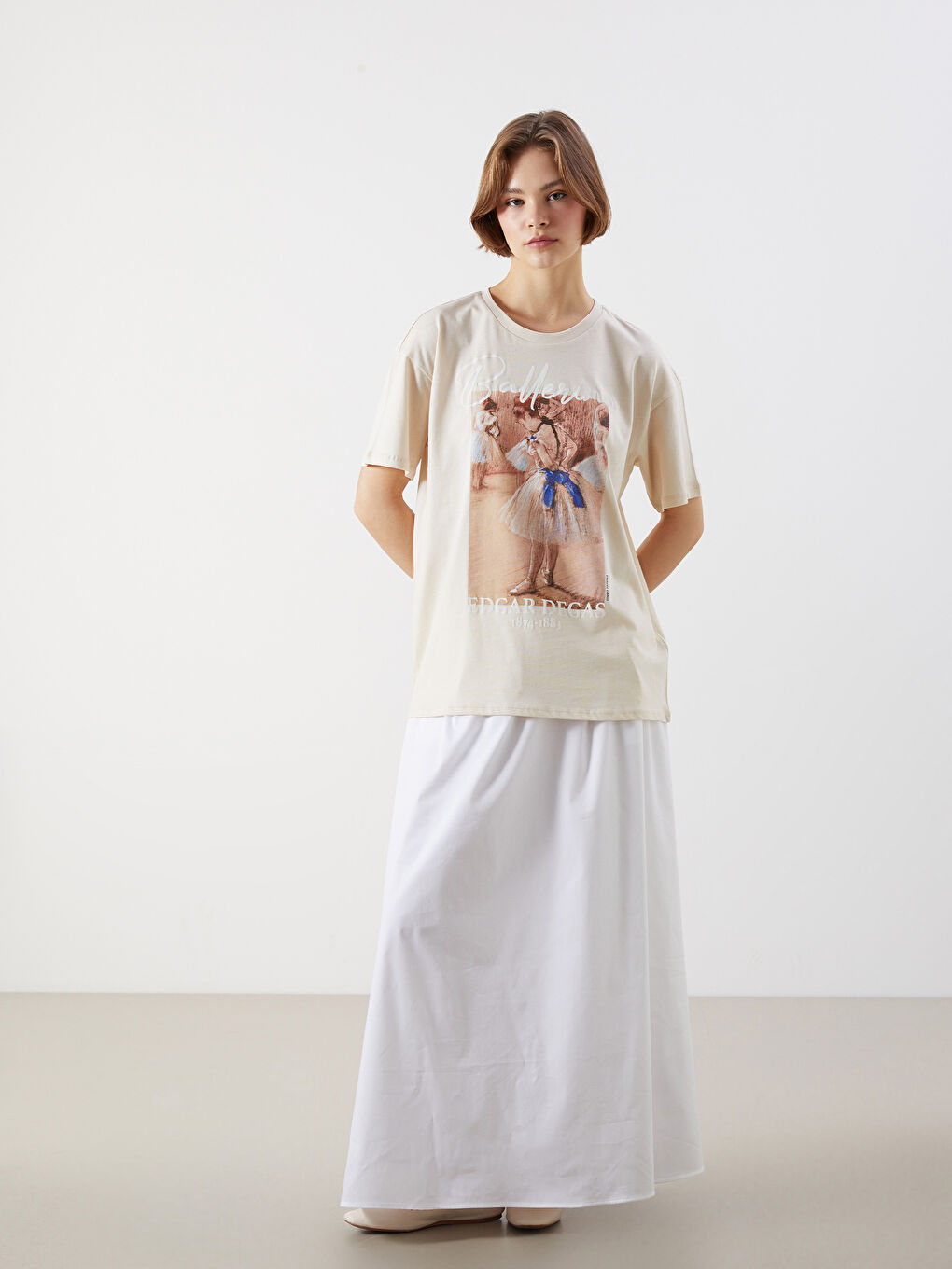 Crew Neck Ballerina Printed Women's T-Shirt -S5M662Z8-Z6B