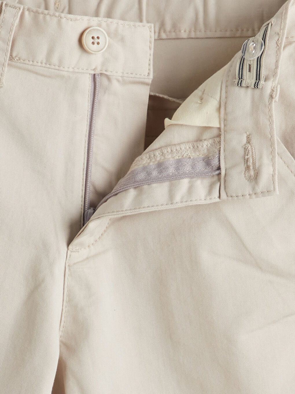 Bej Beli Ayarlanabilir Lastikli Erkek Çocuk Şort-1