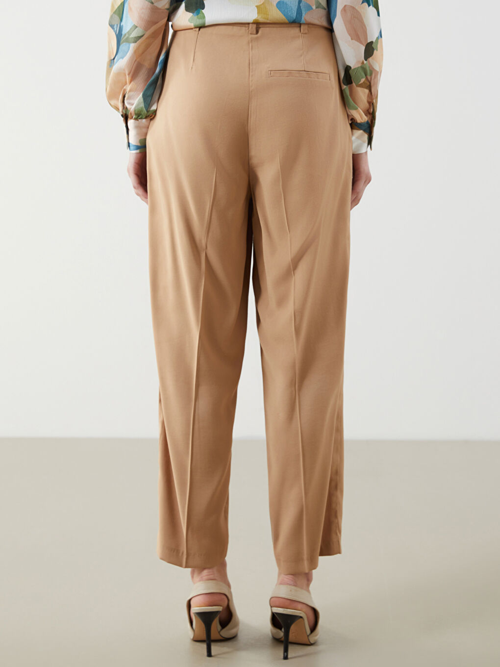 Sarı Loose Fit Kadın Pileli Pantolon-4