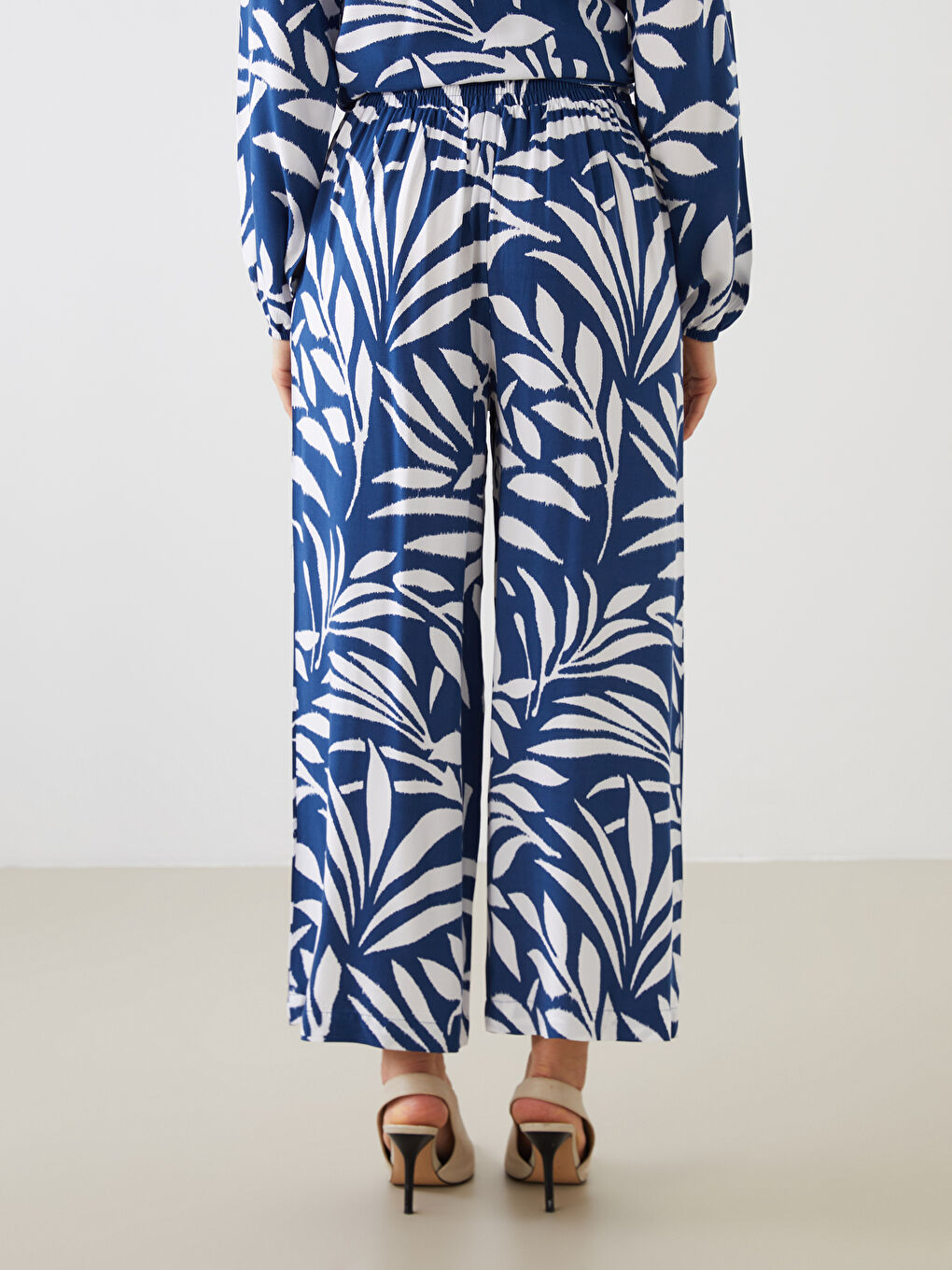 Elasticated Waist Floral Women's Capri-3