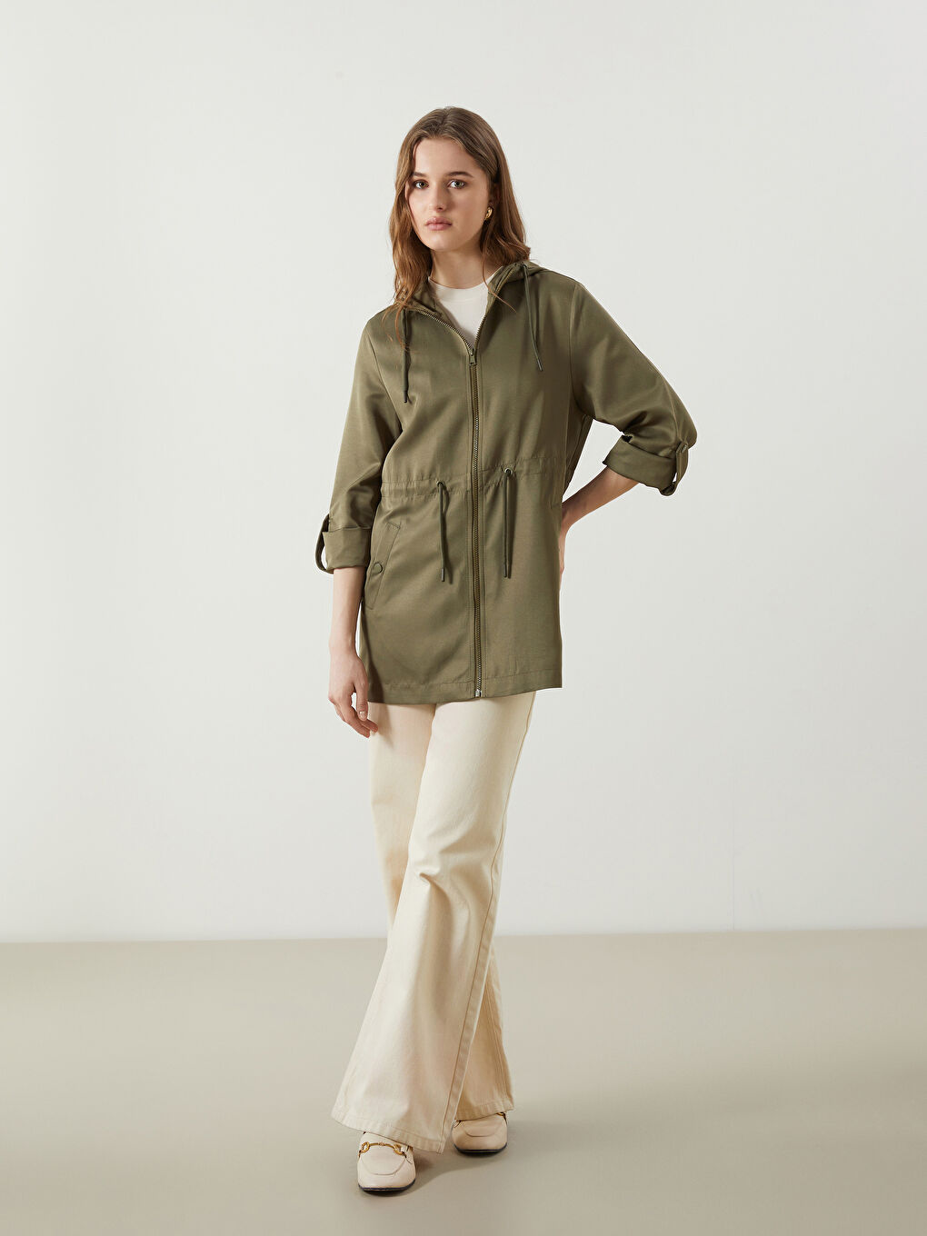 Haki Kapüşonlu Kadın Mont-1
