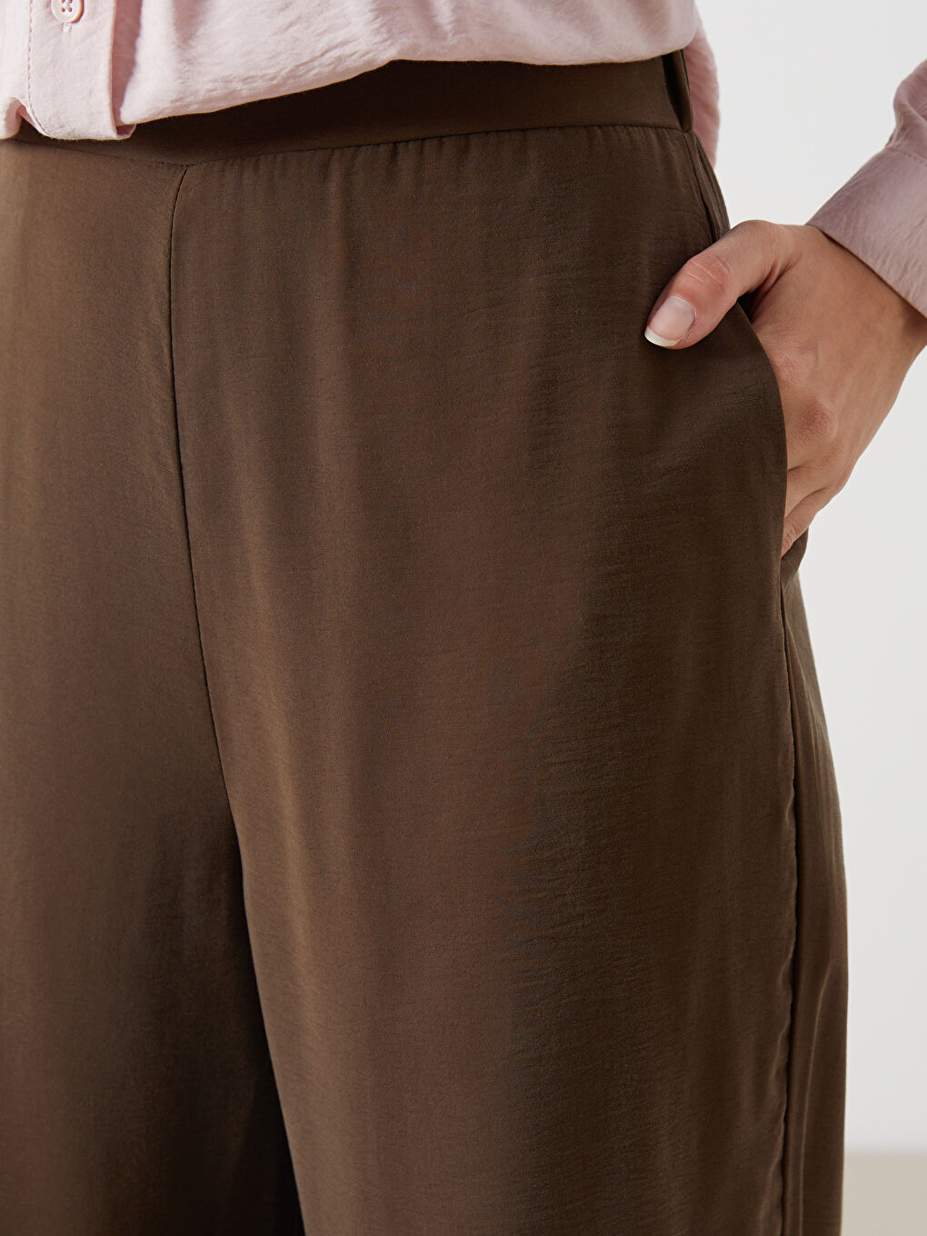 LCW Comfort Kahverengi Beli Lastikli Saten Kadın Pantolon - 2