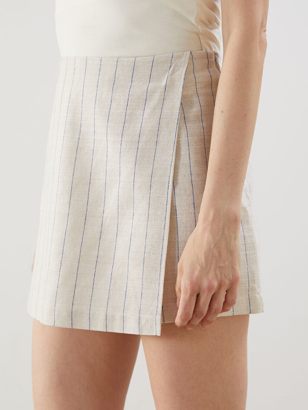 Lacivert Beli Fermuarlı Çizgili Keten Karışımlı Kadın Şort Etek-2