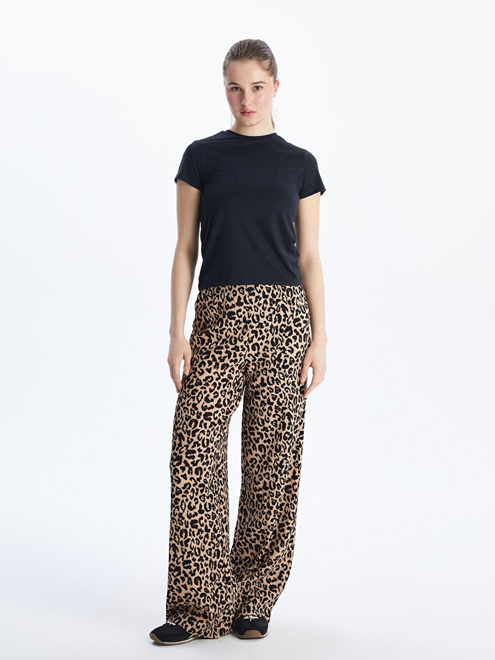 Siyah Bisiklet Yaka Kadın Spor Tişört-3