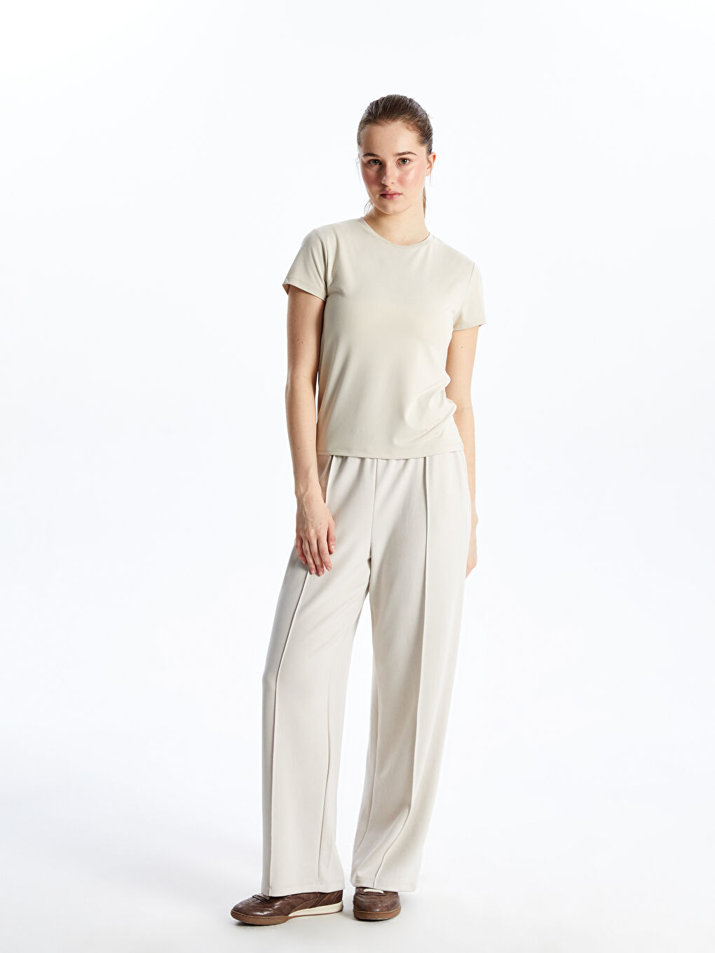 Gri Bisiklet Yaka Kadın Spor Tişört-1