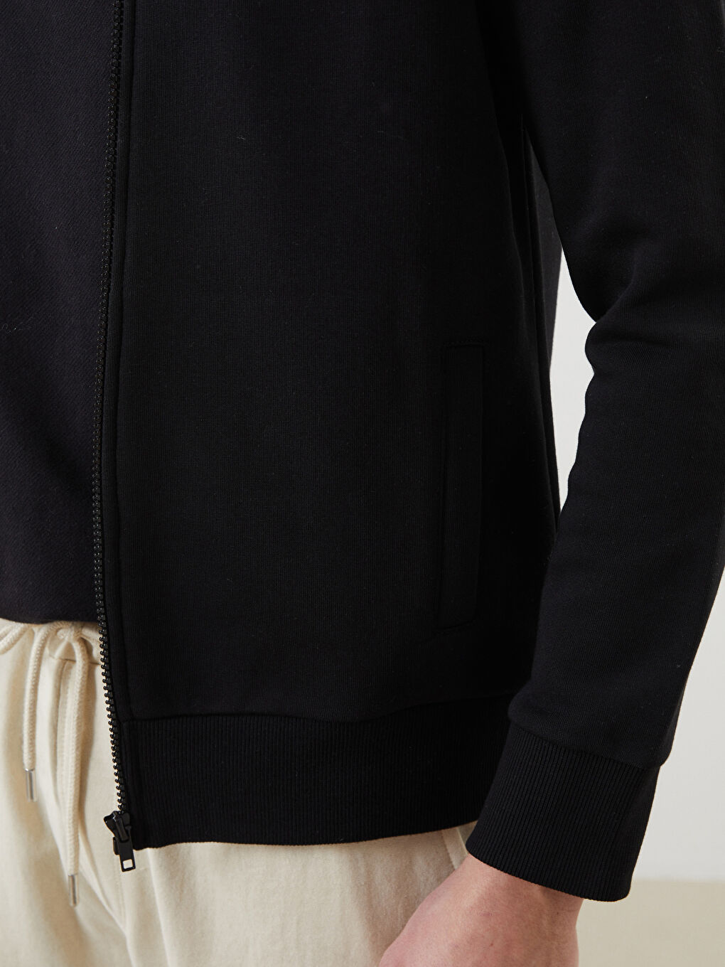 Siyah Kolej Yaka Uzun Kollu Erkek Fermuarlı Sweatshirt-2