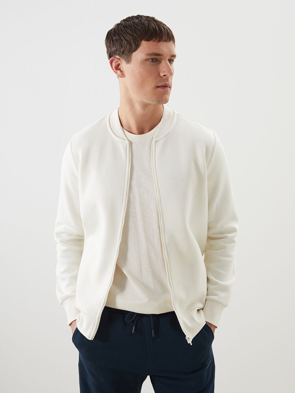 LCWAIKIKI Basic Ekru Kolej Yaka Uzun Kollu Erkek Fermuarlı Sweatshirt