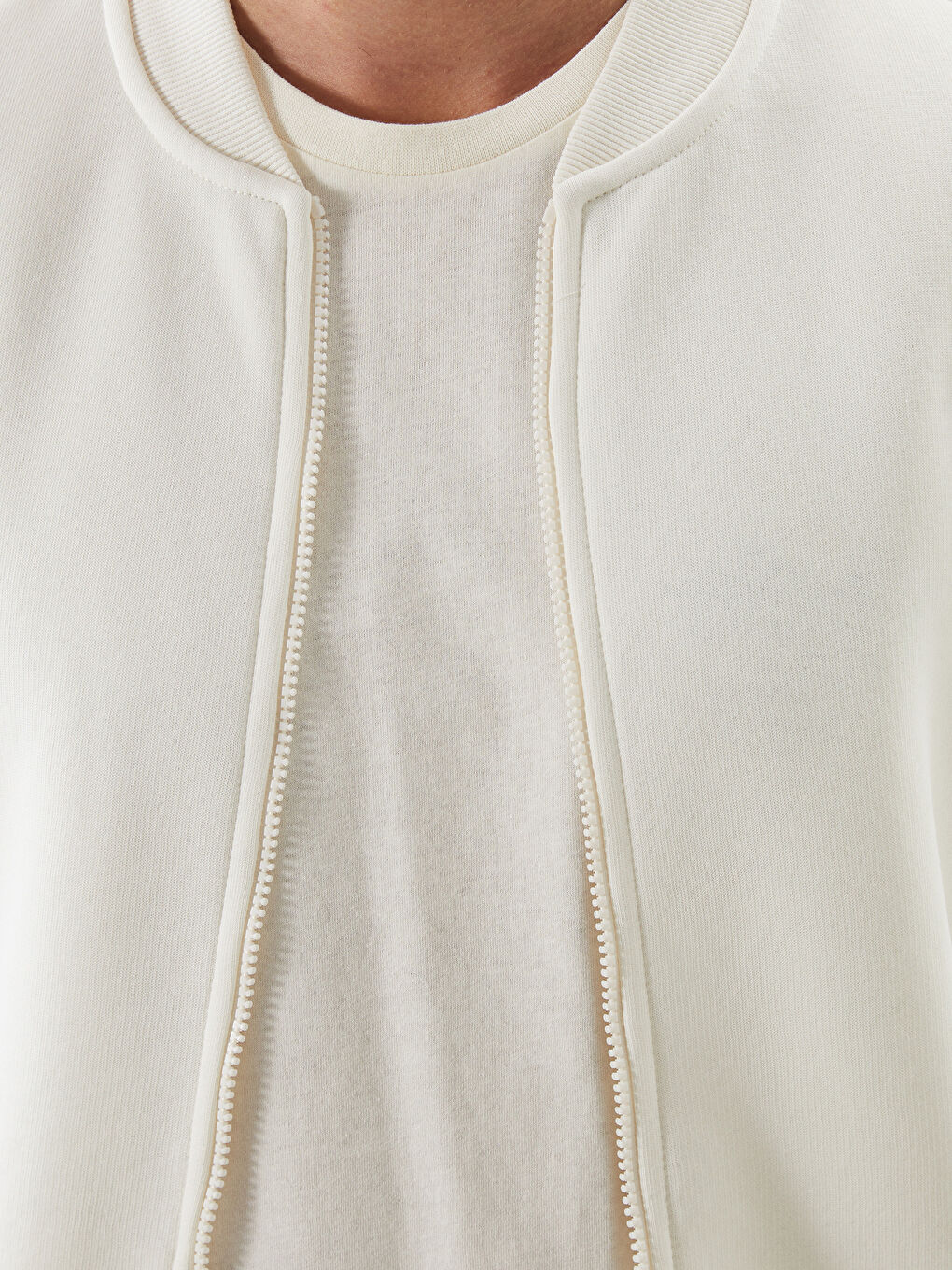 LCWAIKIKI Basic Ekru Kolej Yaka Uzun Kollu Erkek Fermuarlı Sweatshirt - 2