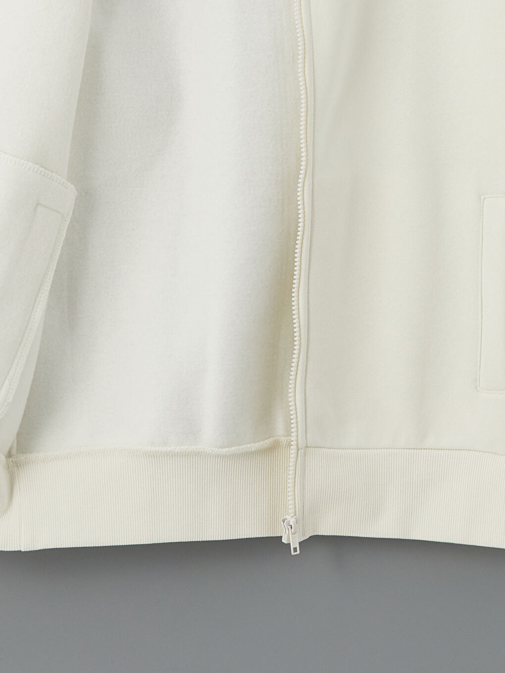 LCWAIKIKI Basic Ekru Kolej Yaka Uzun Kollu Erkek Fermuarlı Sweatshirt - 5