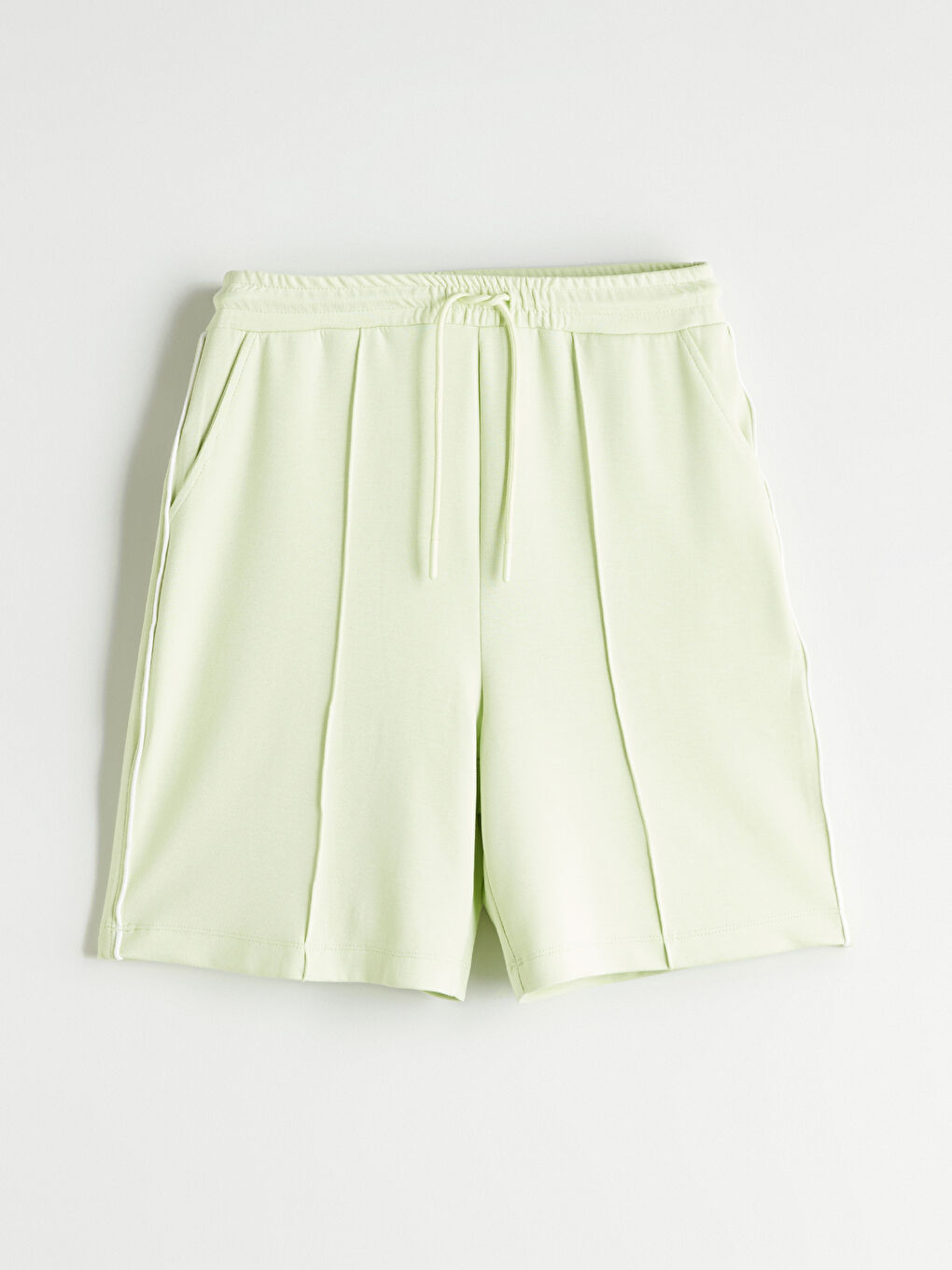 Yeşil Beli Lastikli Kadın Şort-4