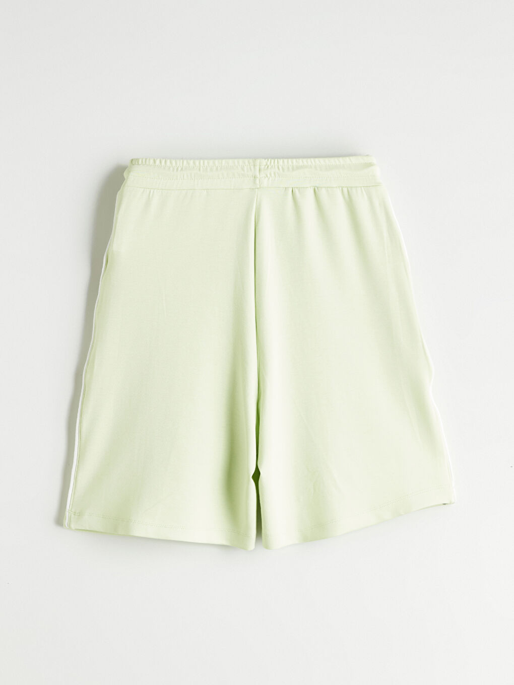 Yeşil Beli Lastikli Kadın Şort-5